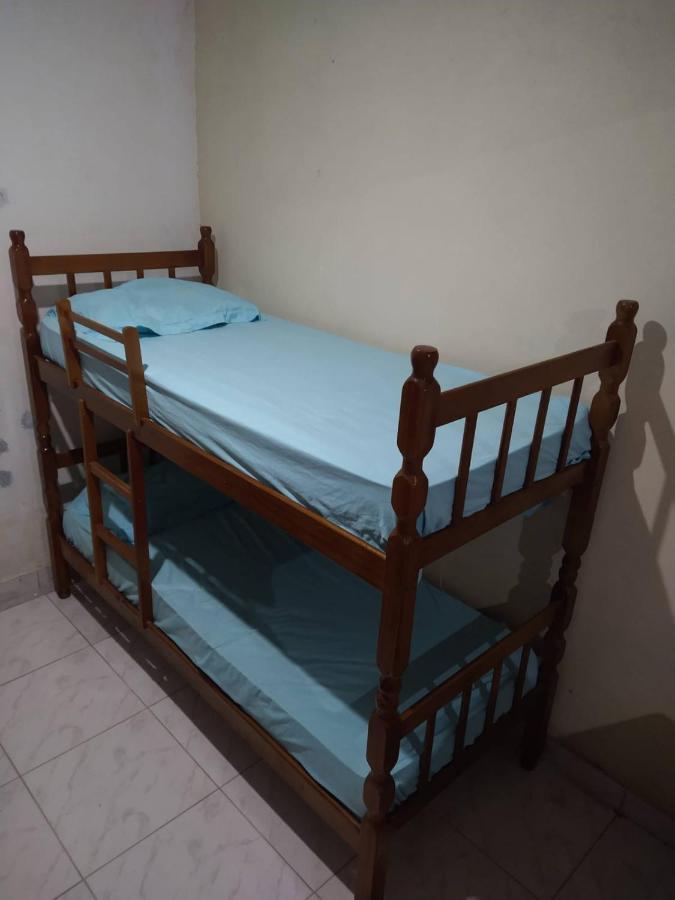 Vila Agradavel Com Piscina. Villa Peruíbe Екстериор снимка