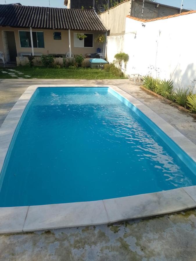 Vila Agradavel Com Piscina. Villa Peruíbe Екстериор снимка