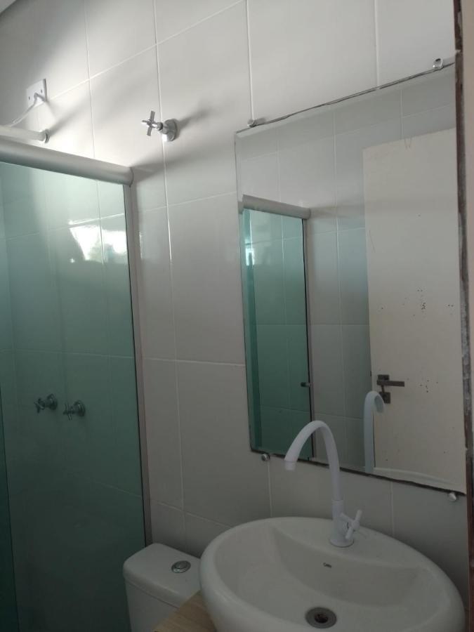 Vila Agradavel Com Piscina. Villa Peruíbe Екстериор снимка