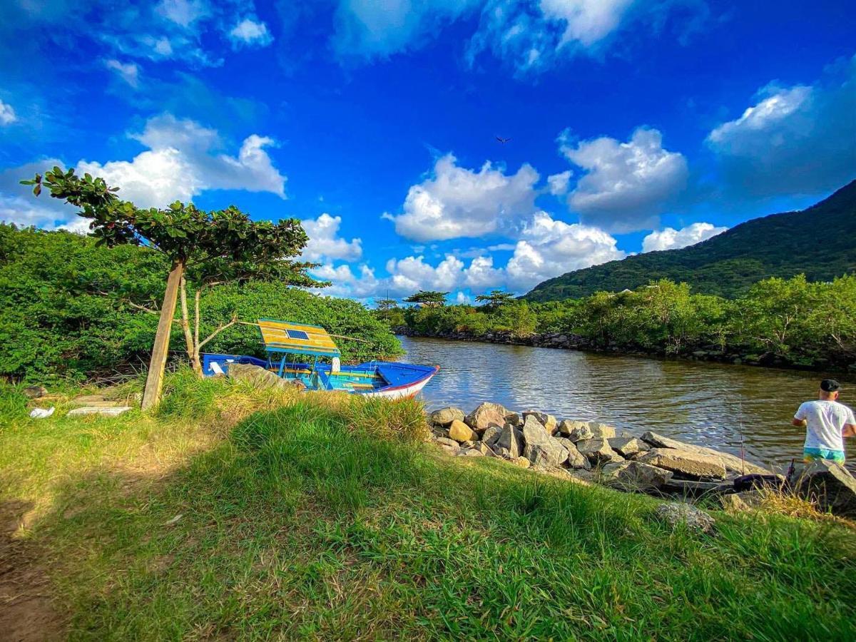Vila Agradavel Com Piscina. Villa Peruíbe Екстериор снимка